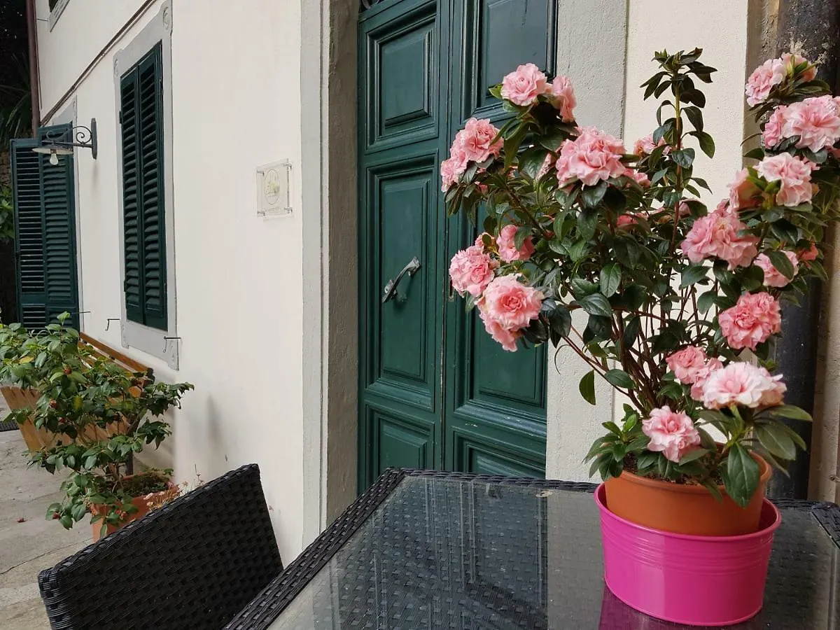 Residenza Elisa Baciocchi Lucca 0*,  Italia